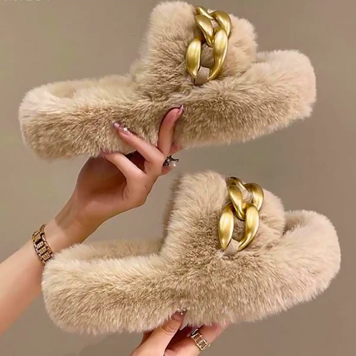دمپایی روفرشی خزدار