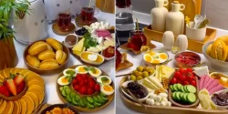 ایده صبحانه لاکچری؛ ۱۵ مدل ساده اما شیک برای صبحانههایی خاص توی خونه