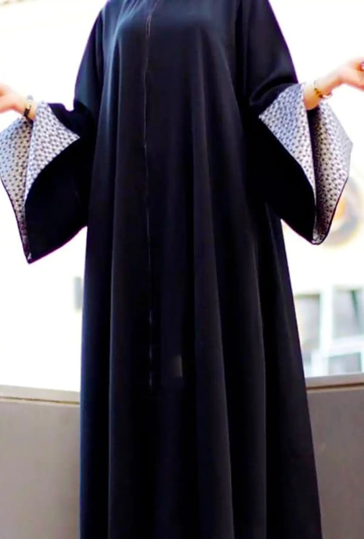 عبا مشکی سن بالا