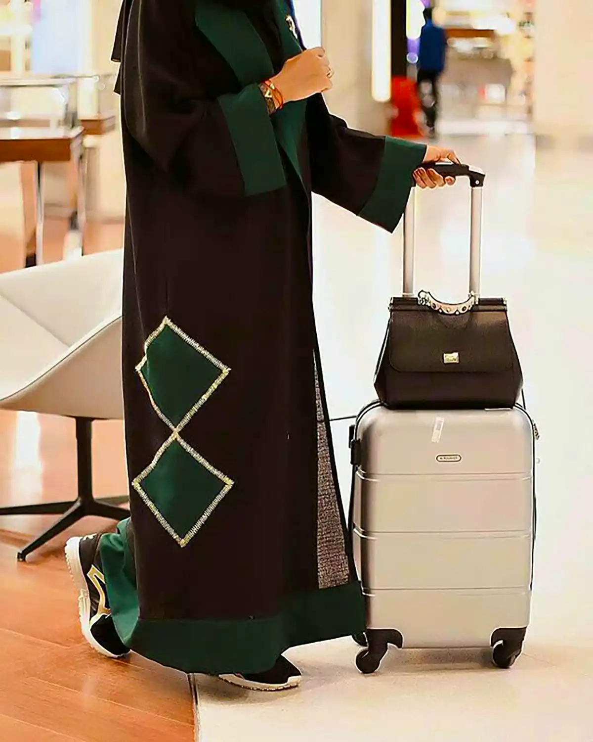 عبا مشکی سن بالا
