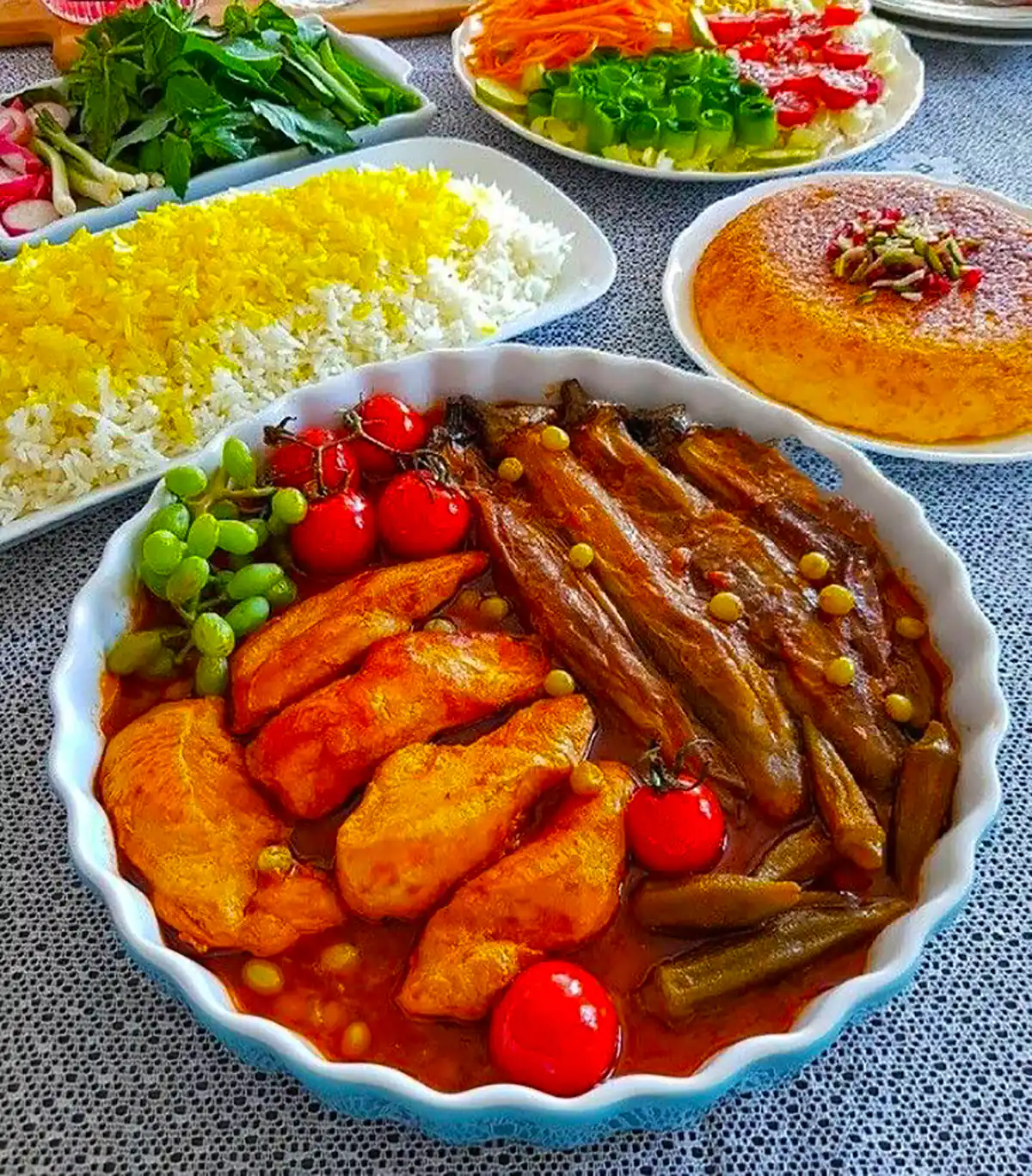 چیدن سفره غذای ایرانی