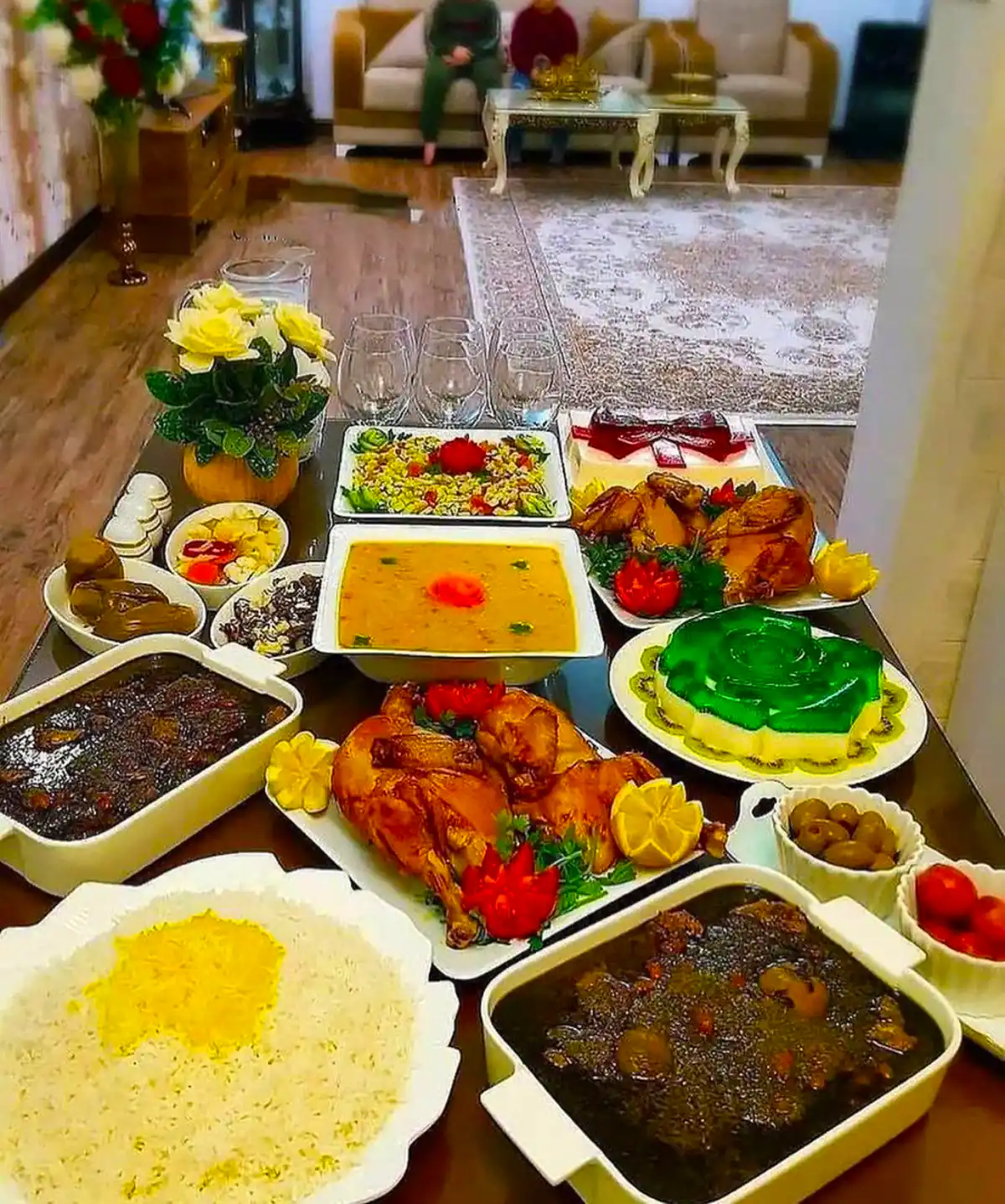 چیدن سفره غذای ایرانی