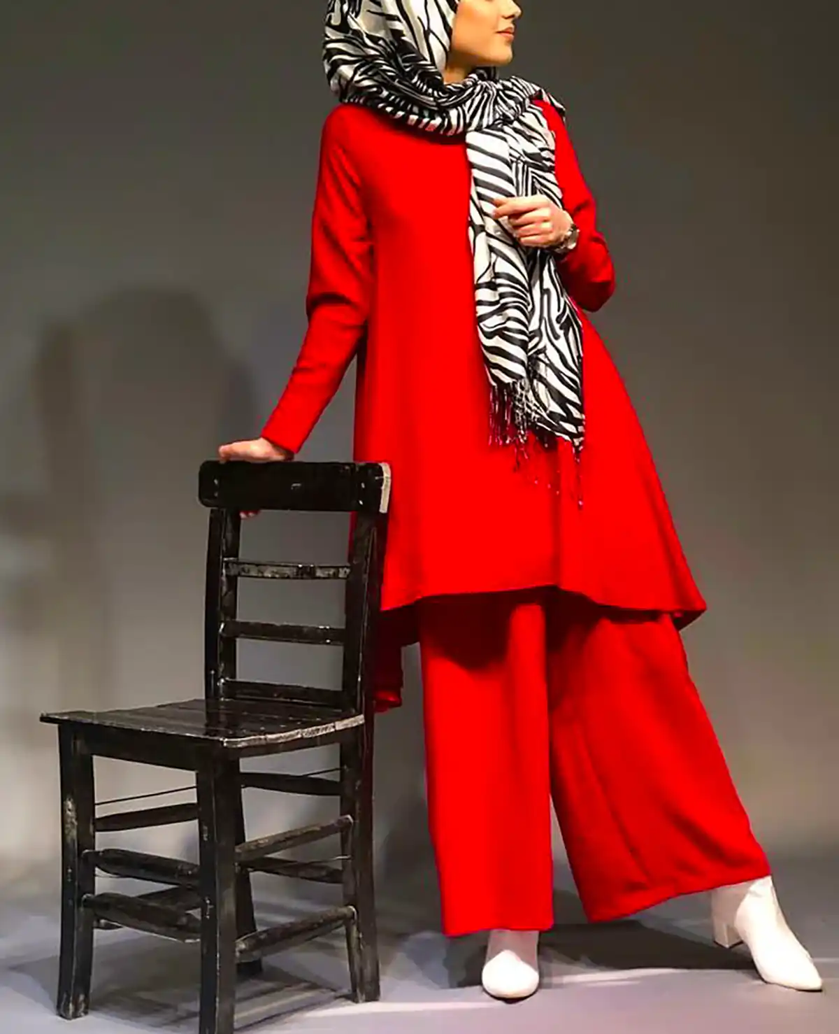 تیپ زنانه قرمز شیک