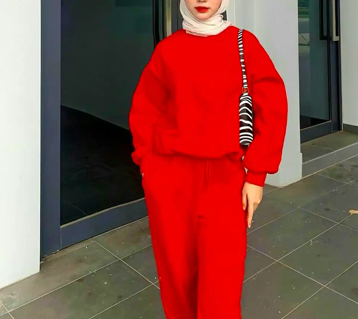تیپ زنانه قرمز شیک
