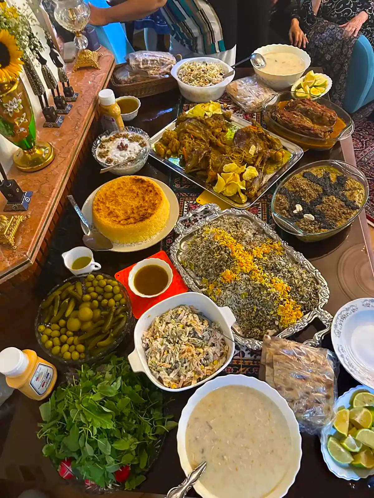 چیدمان میز غذا ایرانی