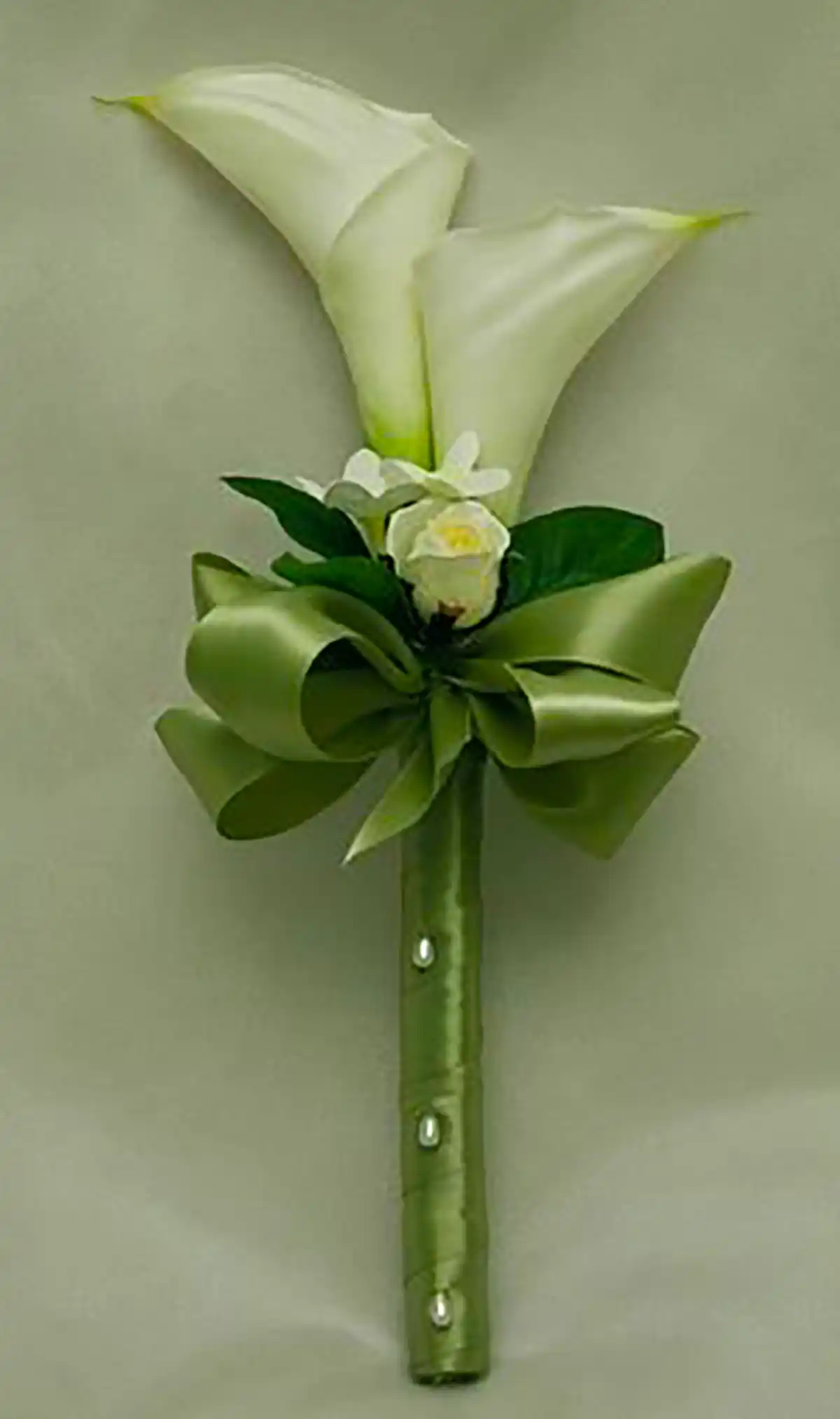 دسته گل شیپوری سفید عروس