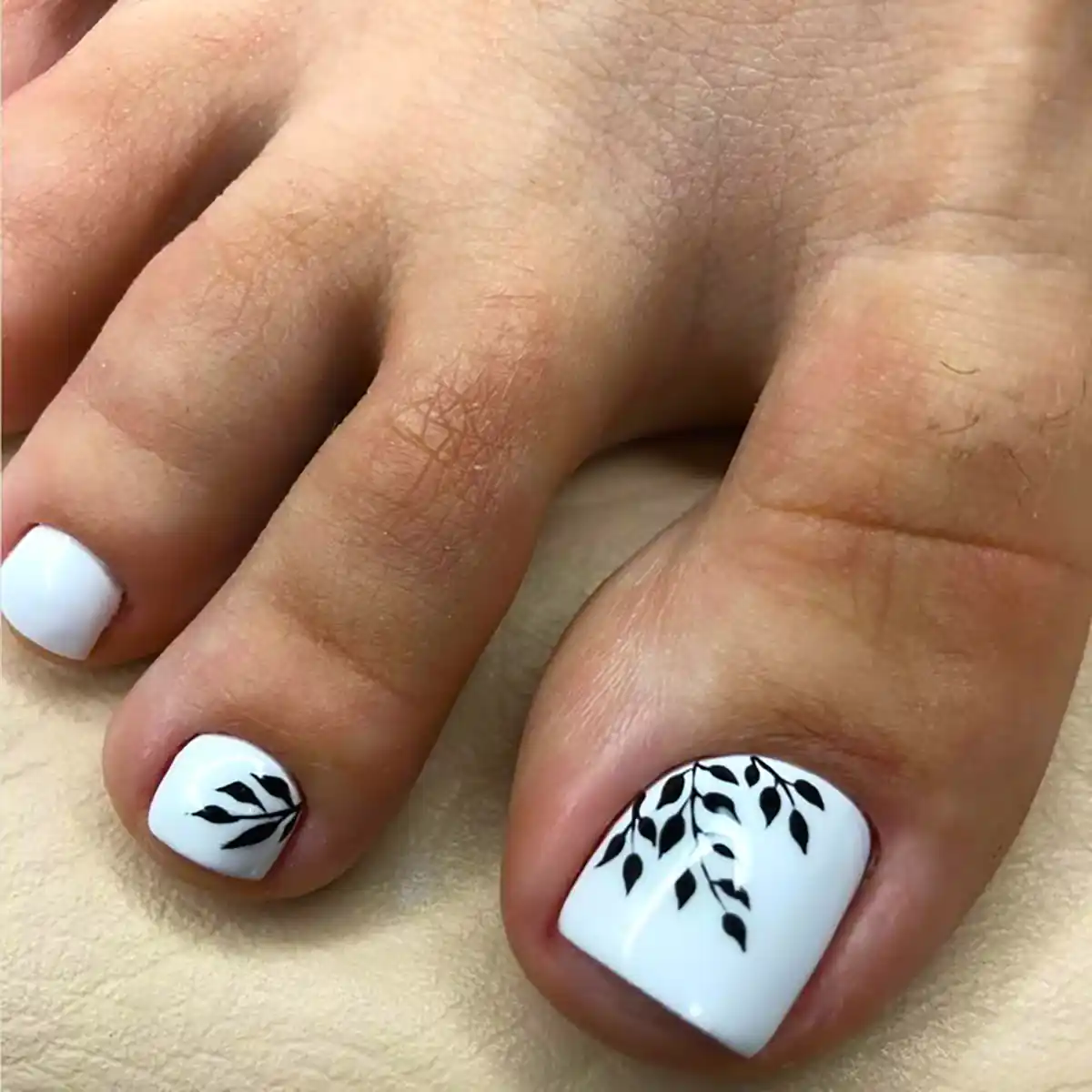 ژلیش شیک ناخن پا