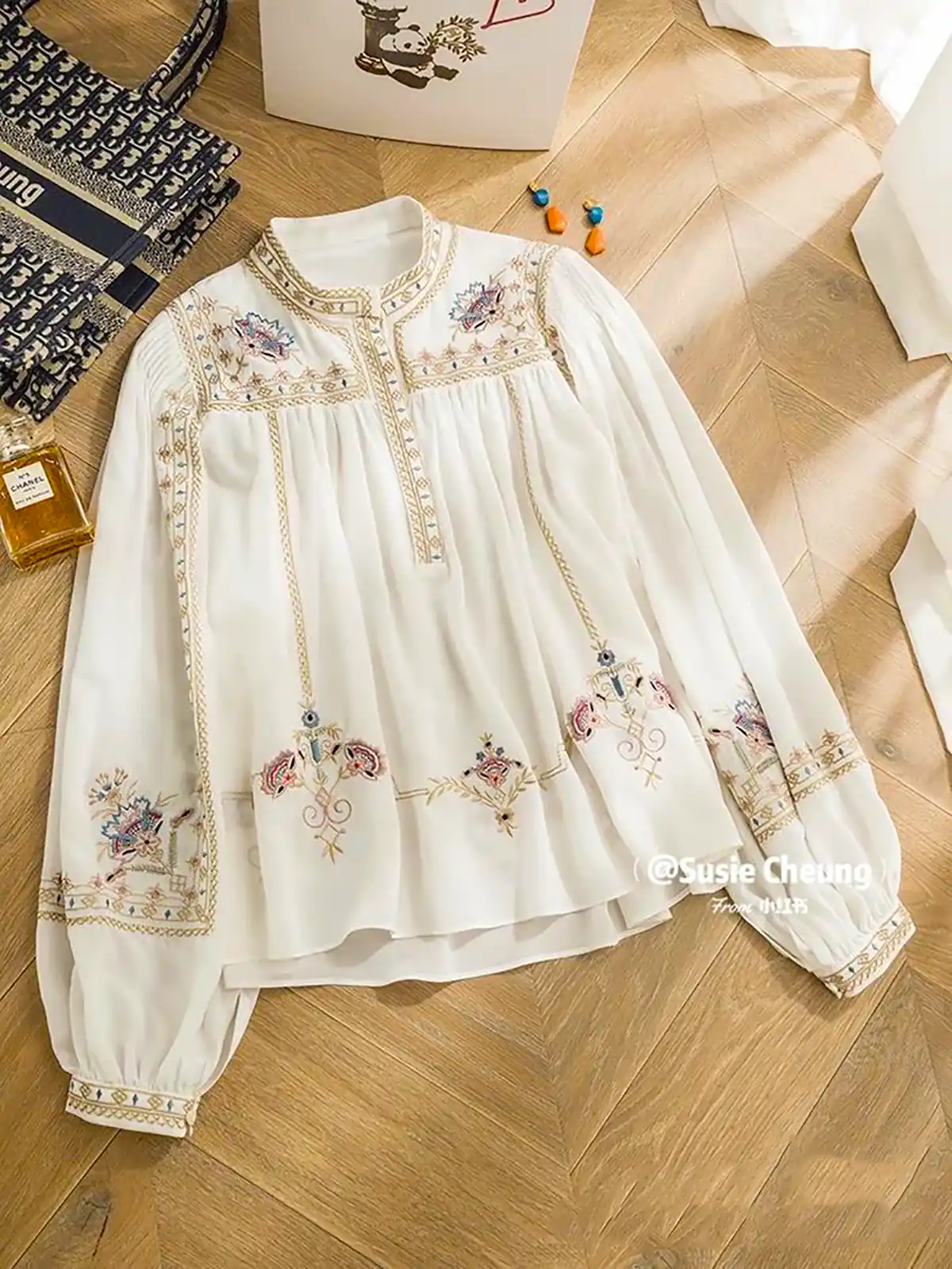 پیراهن گلدوزی شده زنانه