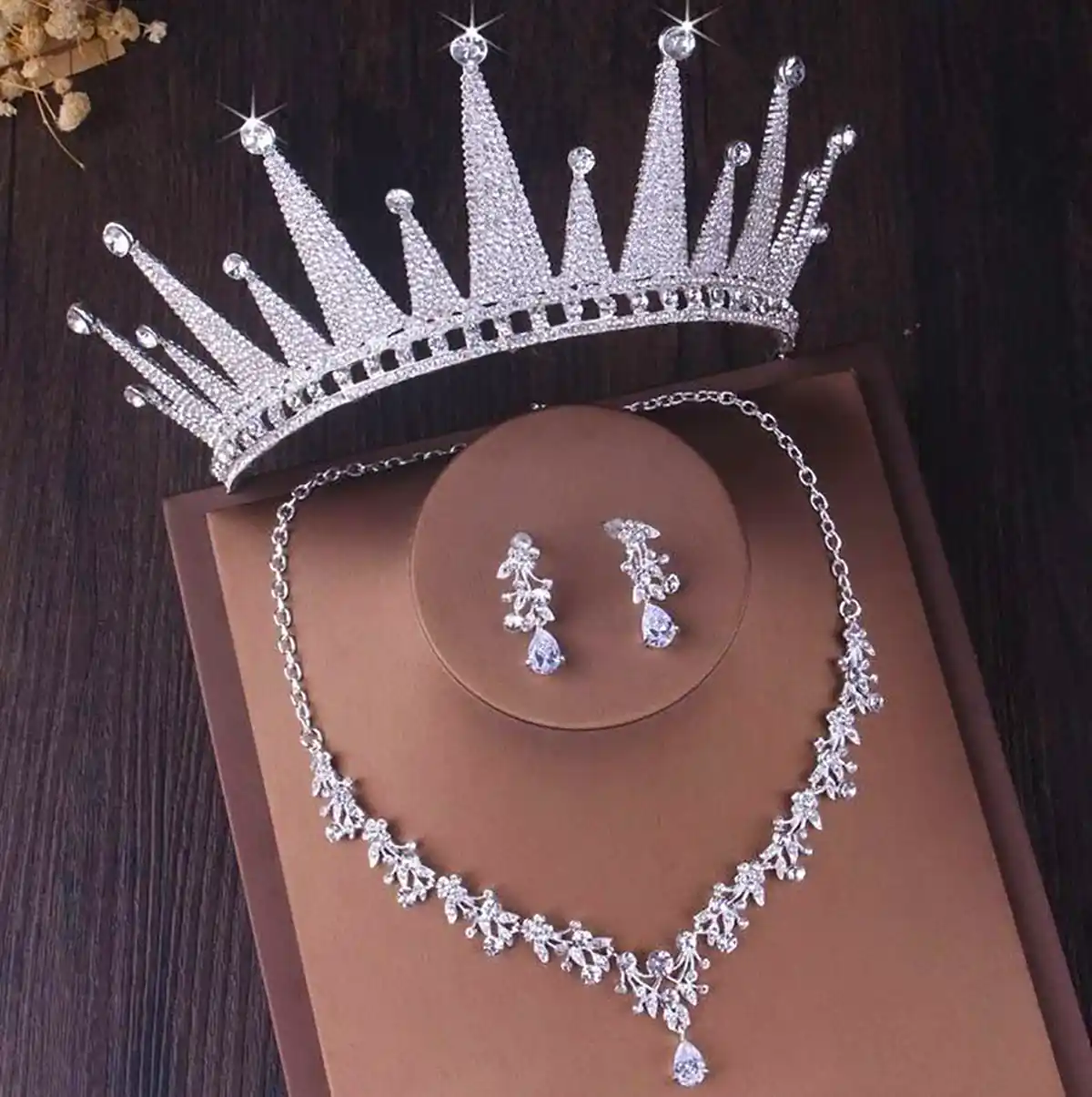 سرویس جواهر و تاج عروس