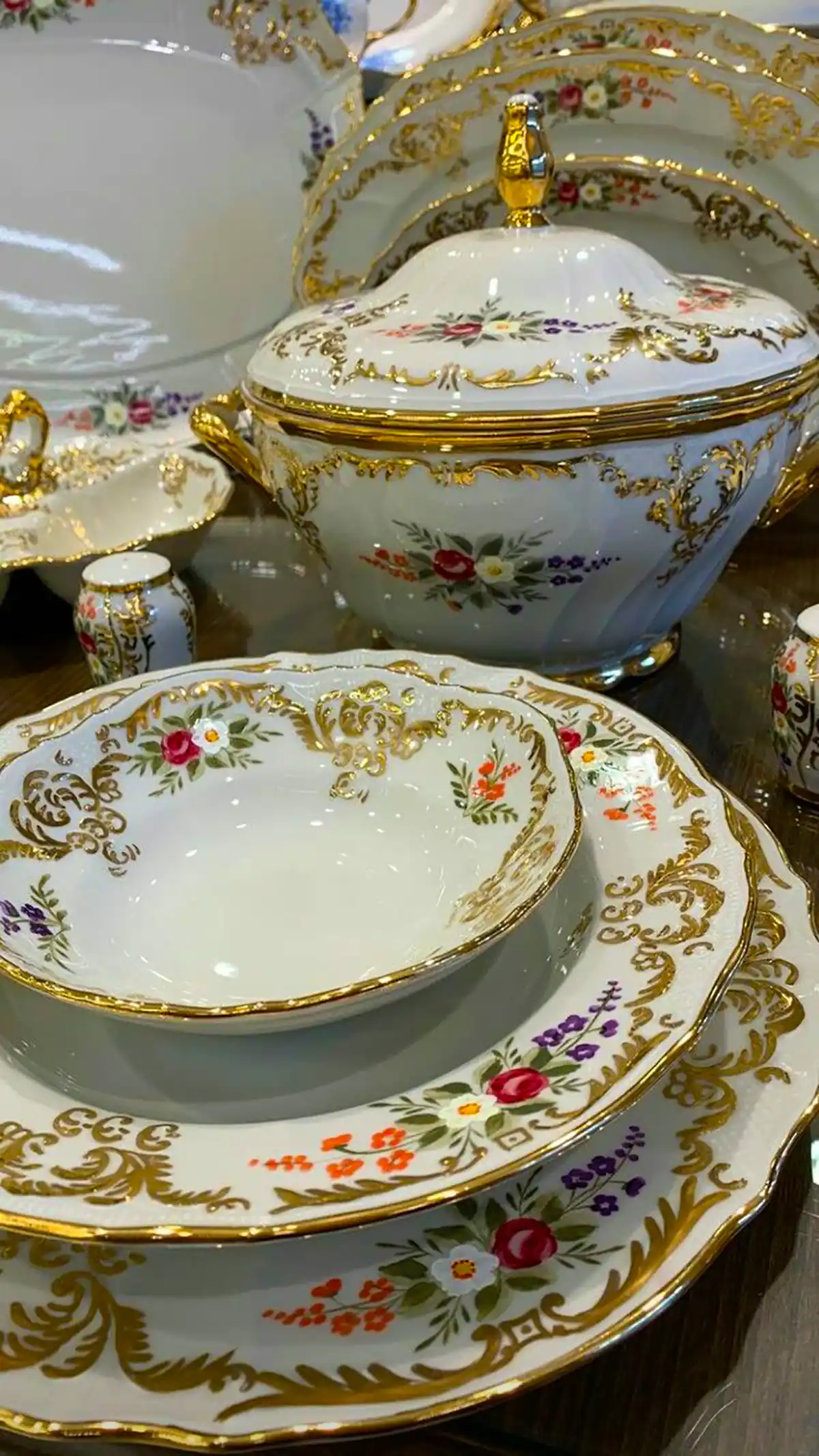 ظروف چینی کلاسیک