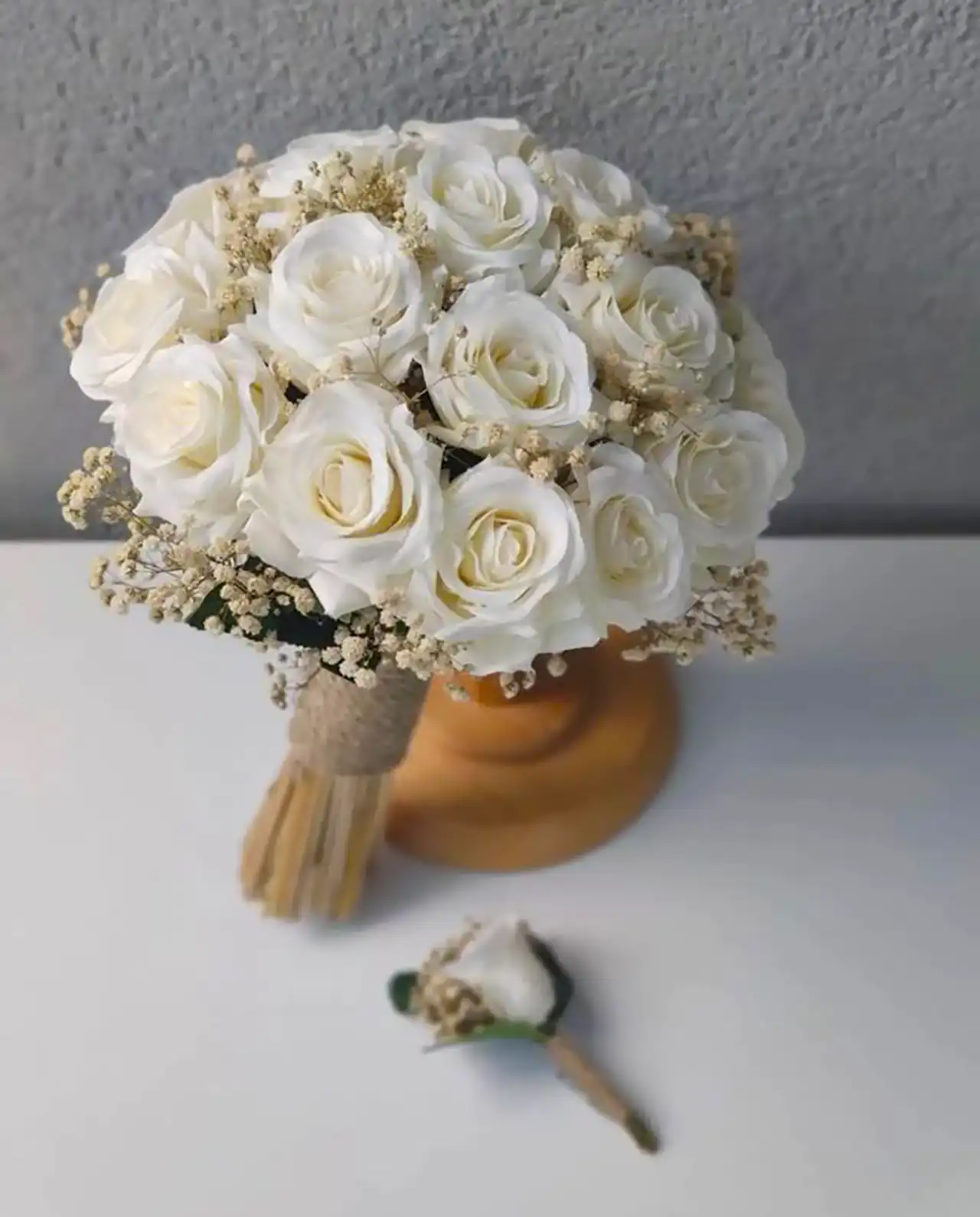 دسته گل سفید عروس