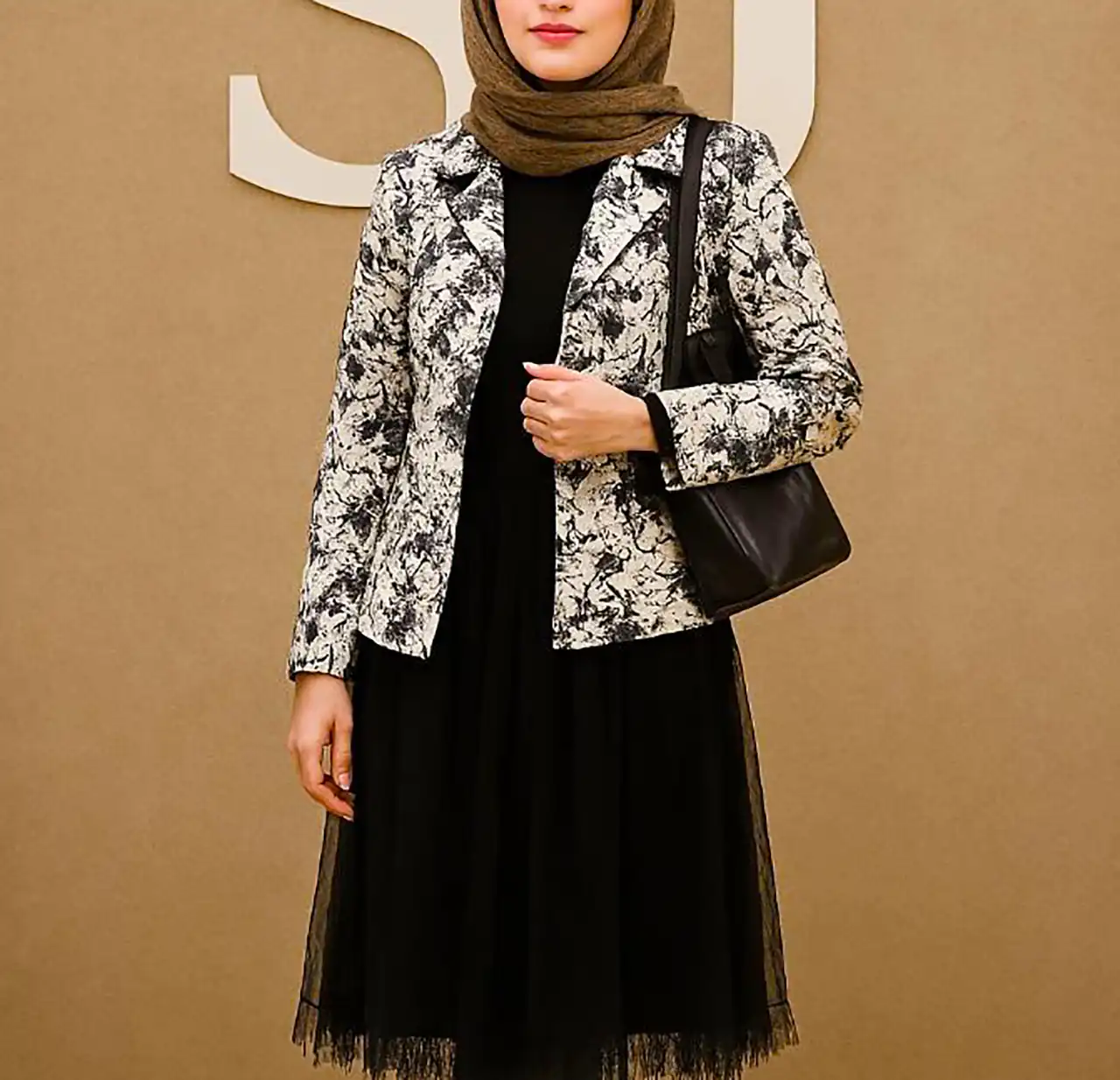 استایل زنانه با کت دامن