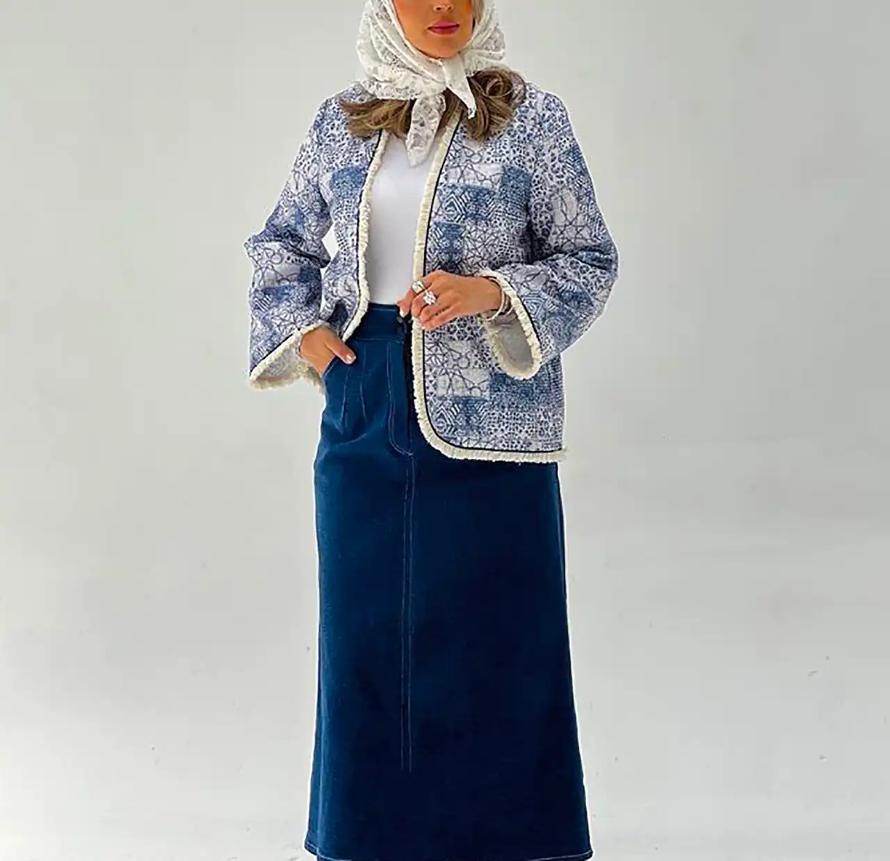 استایل زنانه با کت دامن