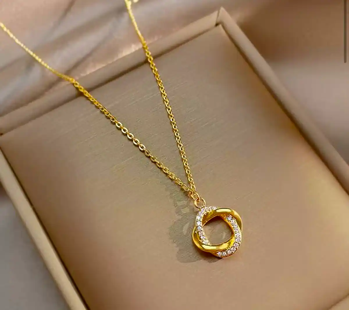 گردن اویز شیک طلا