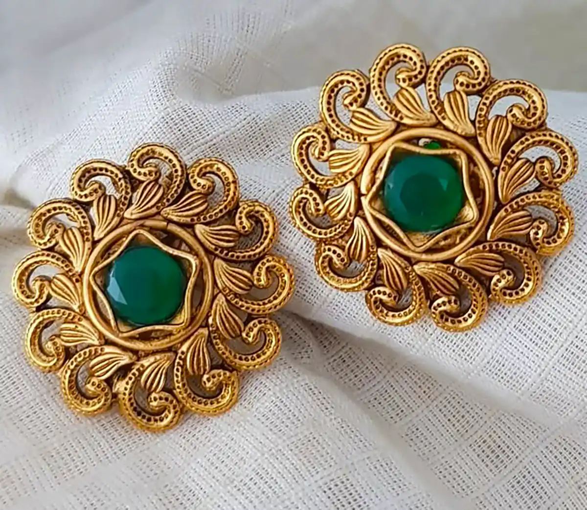 گوشواره کلاسیک زمردی