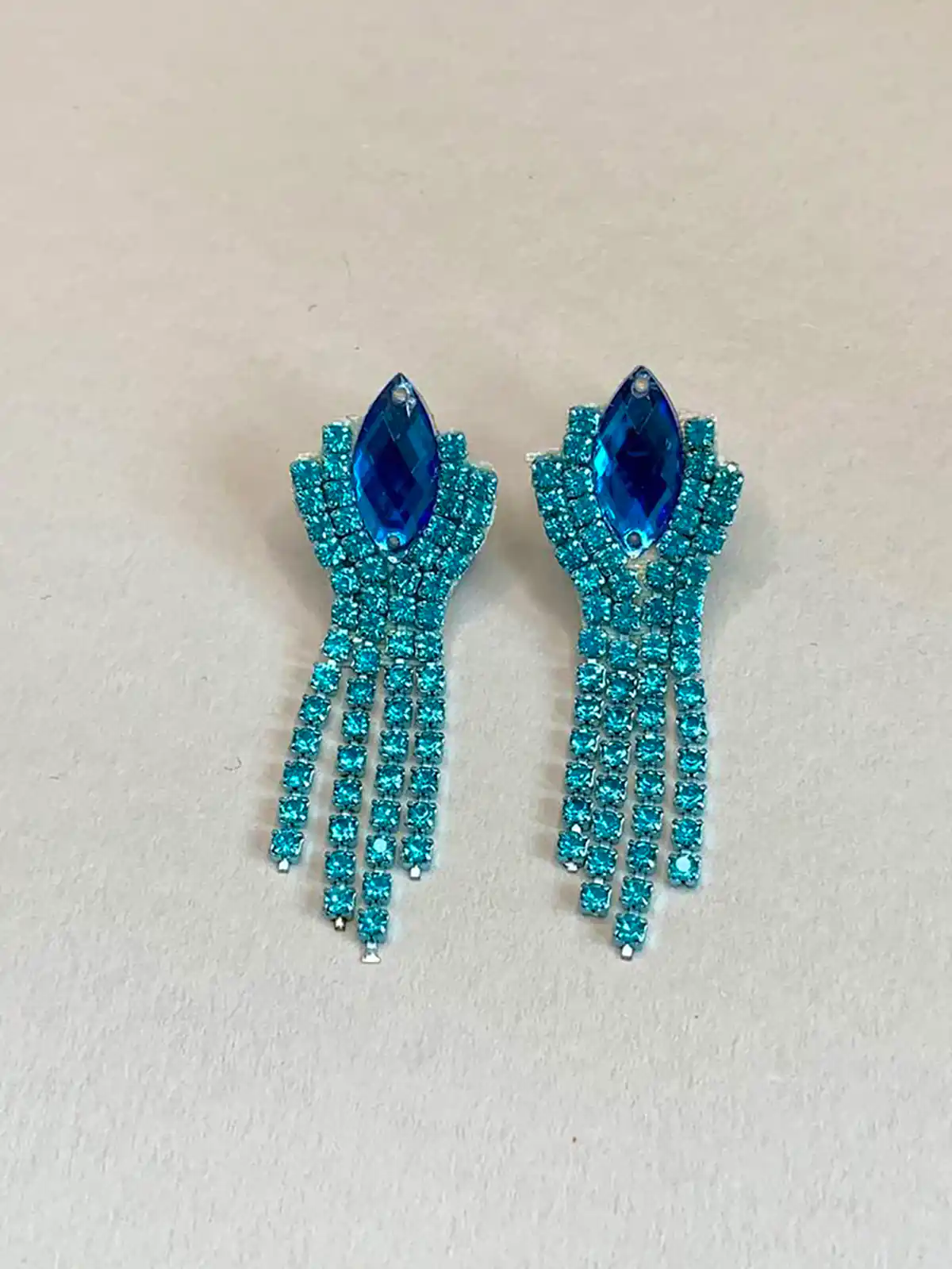 گوشواره آبی خاص
