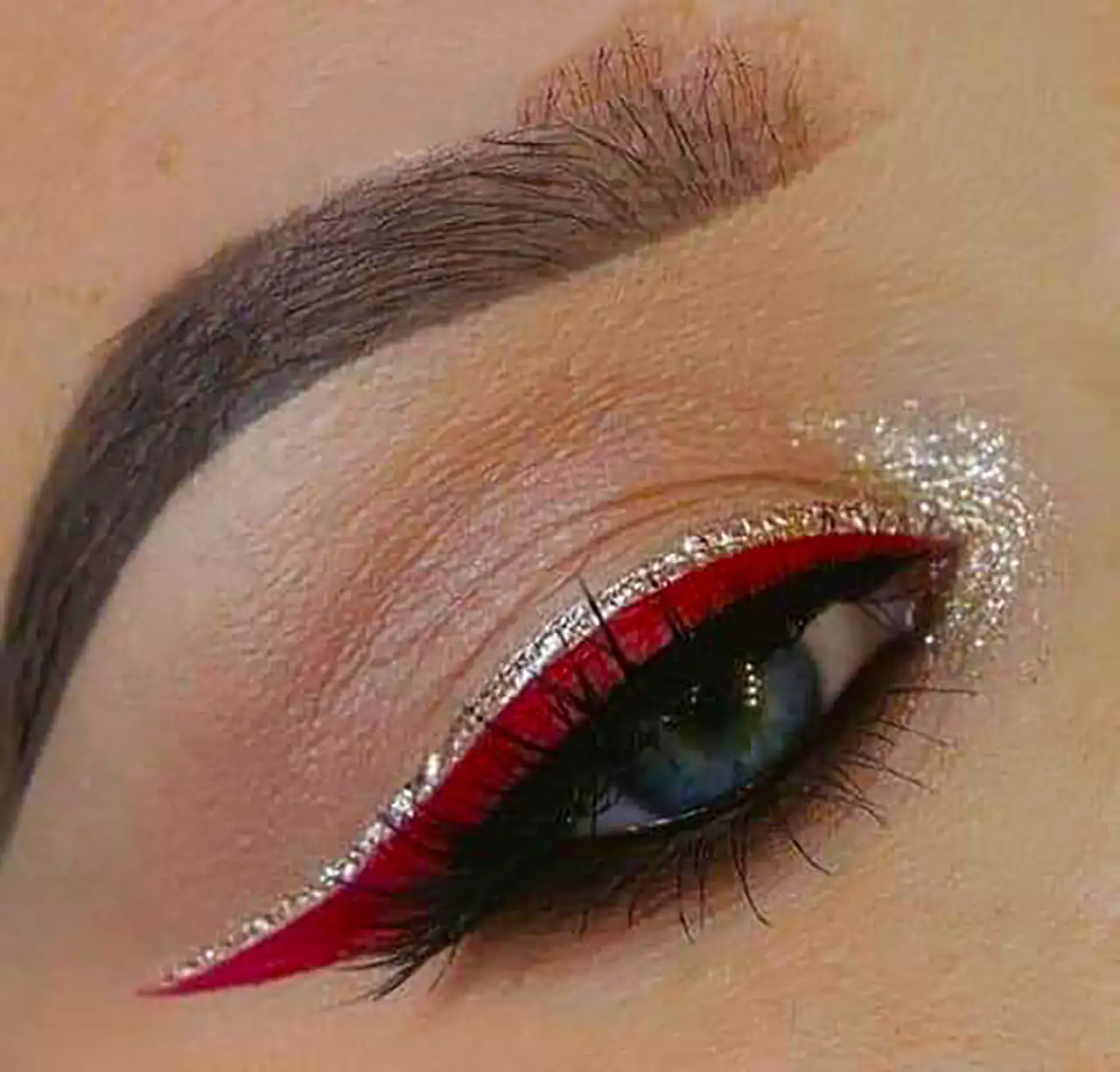 میکاپ چشم شاینی