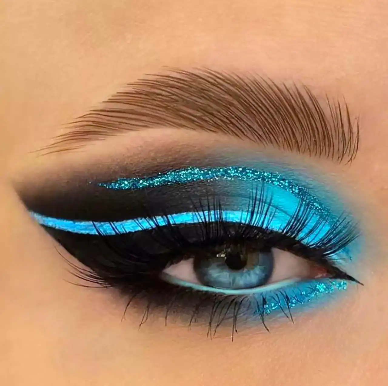 میکاپ چشم شاینی