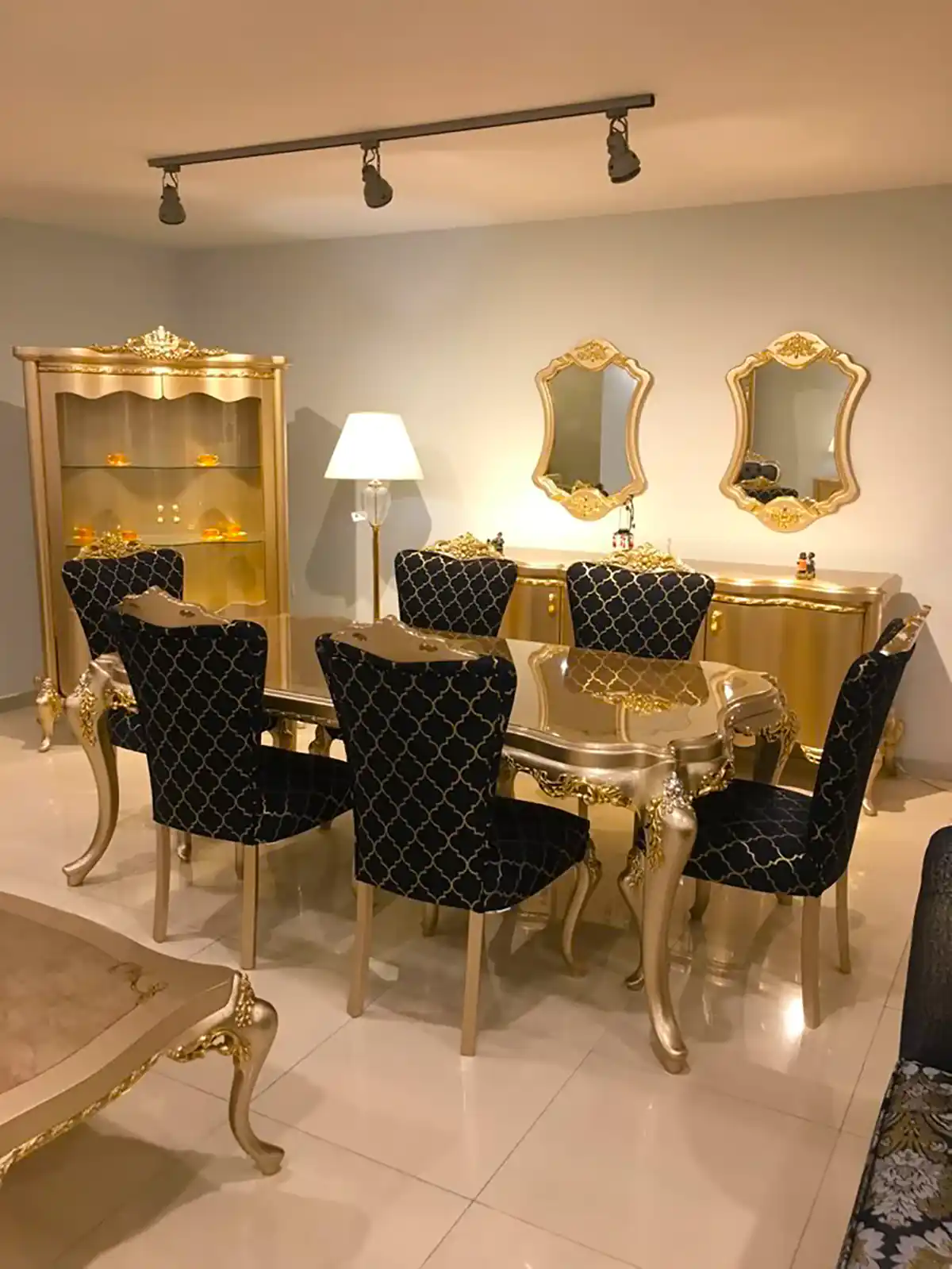 میز غذاخوری شش نفره