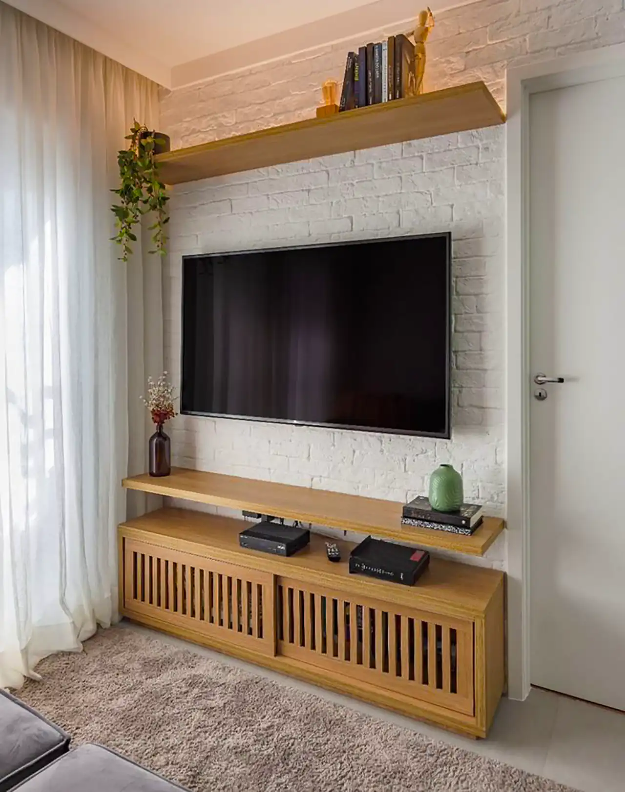 چیدمان کنار تی وی