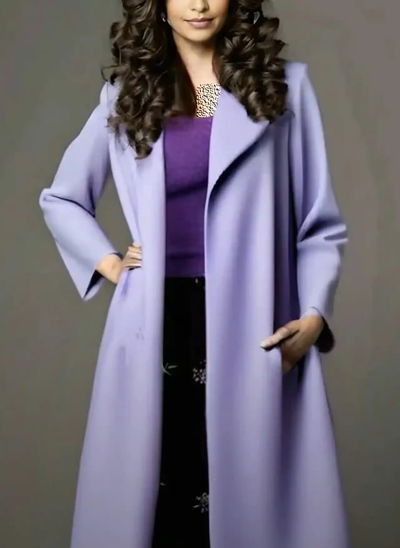 استایل زنانه با پالتو بنفش