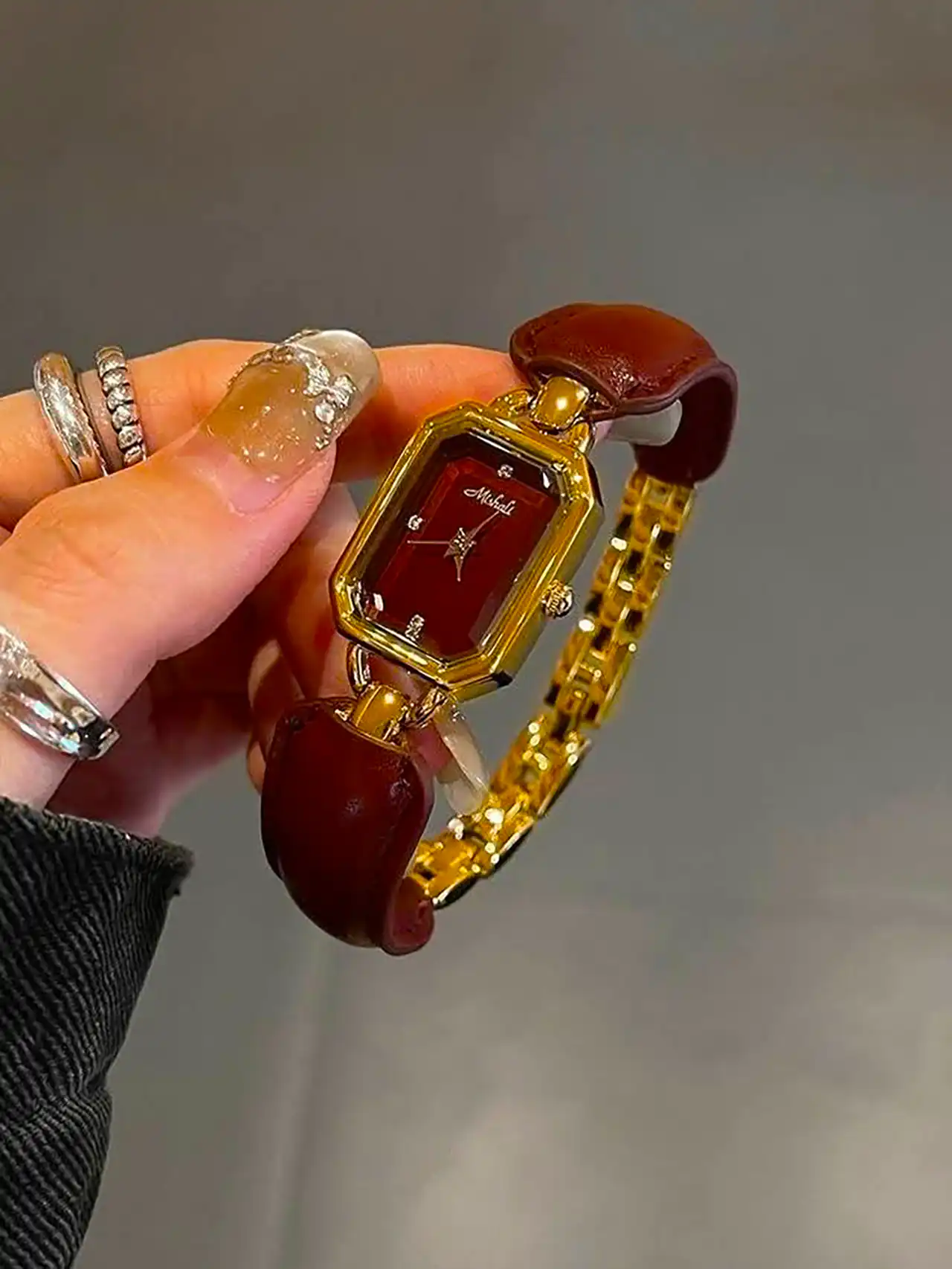 ساعت مچی کلاسیک زنانه