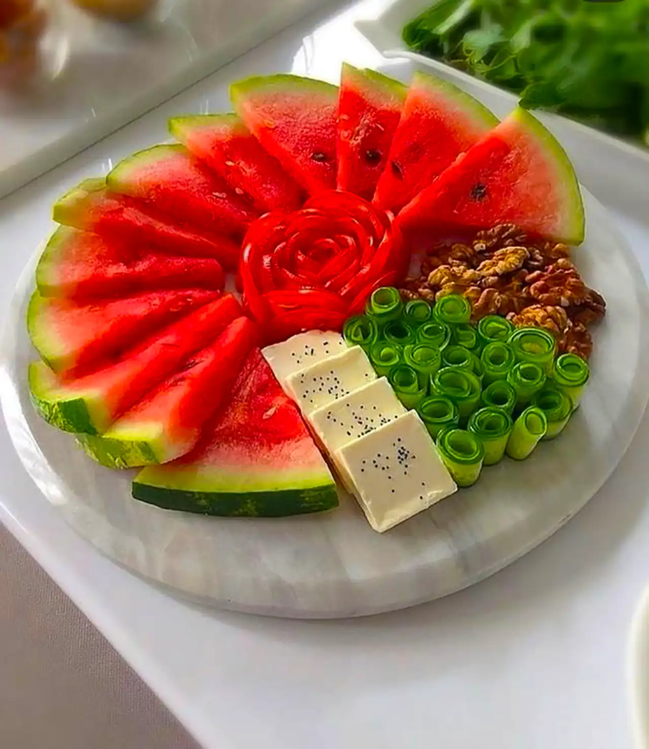 سرو صبحانه در طبیعت