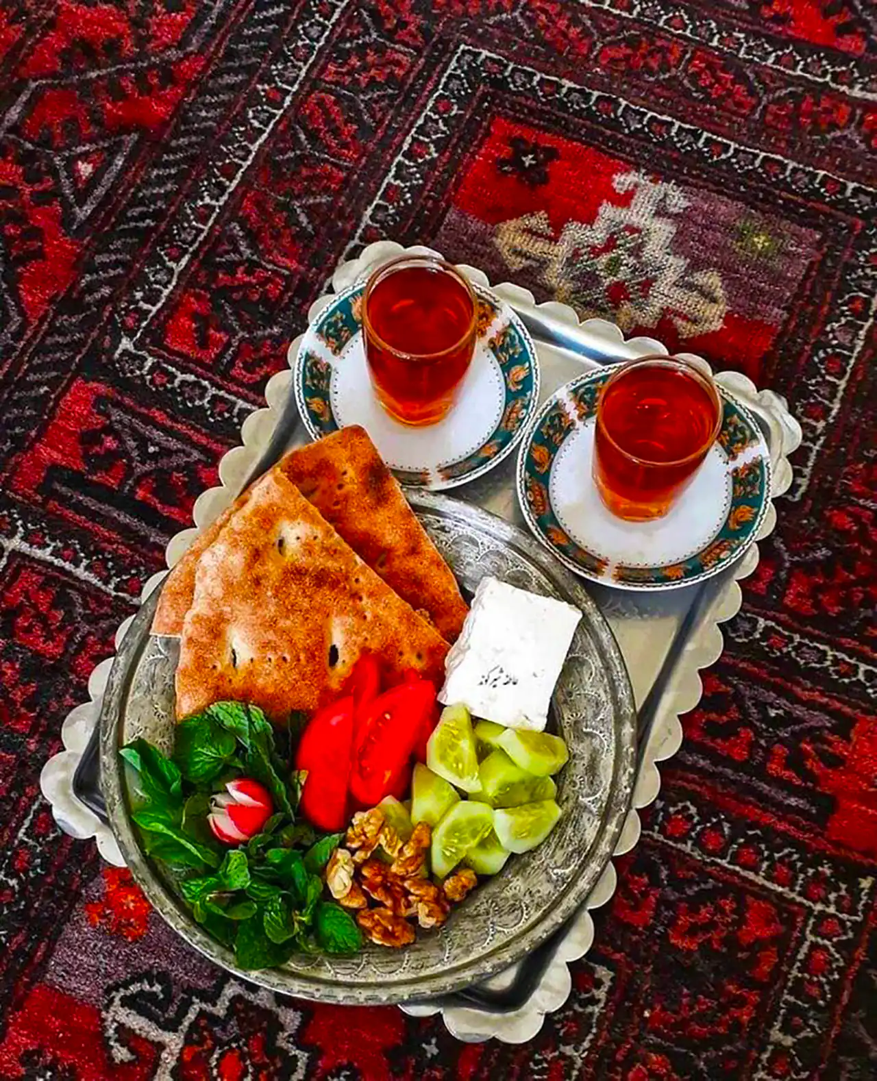سرو صبحانه در طبیعت