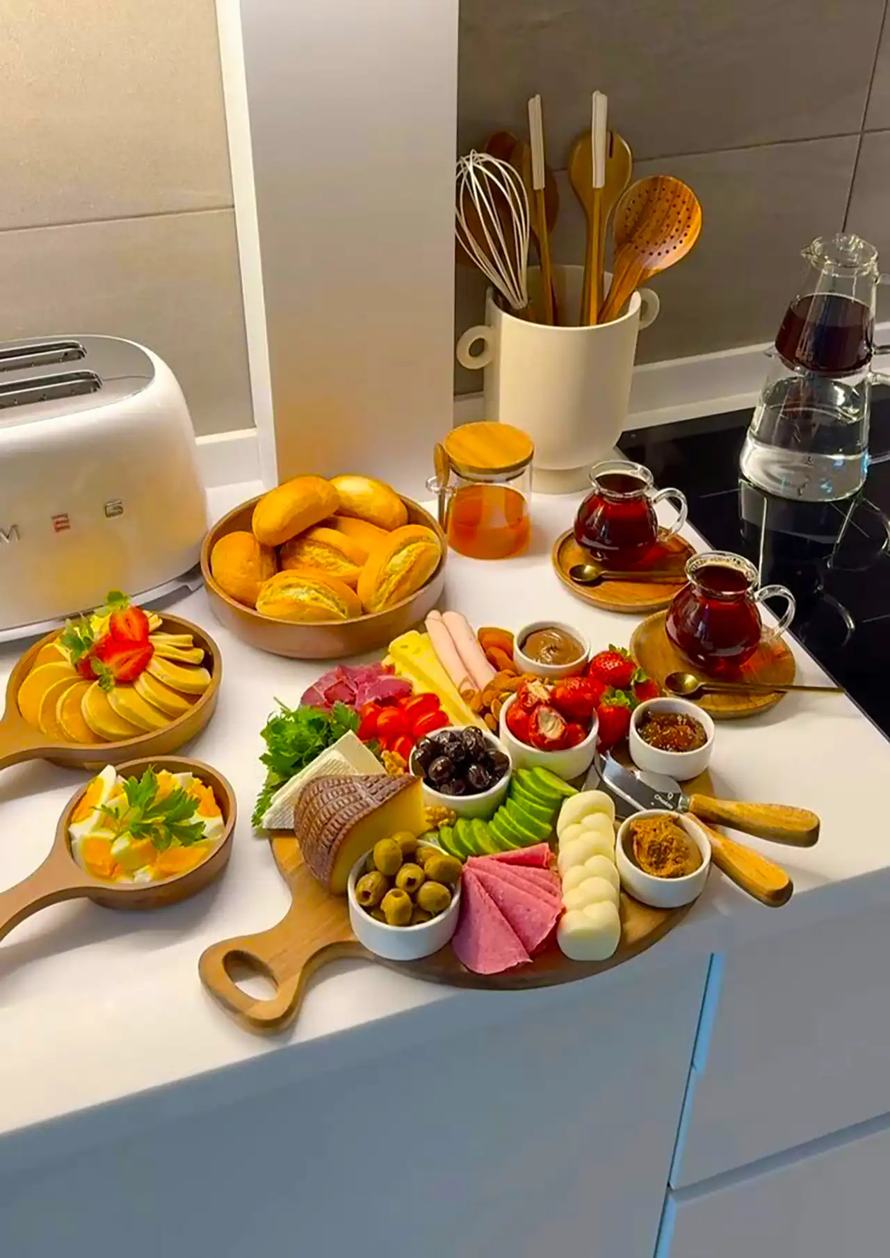 سرو صبحانه گرم لاکچری