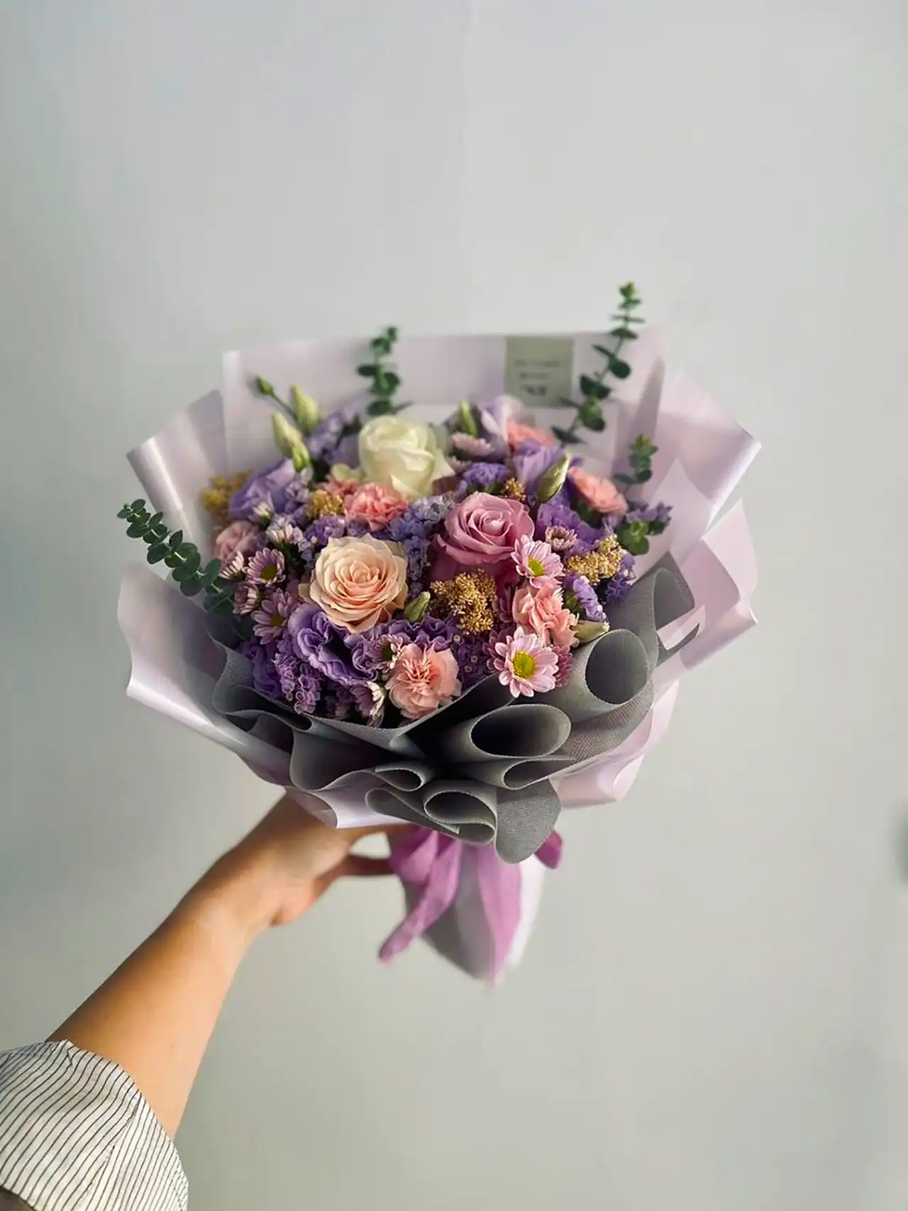 دسته گل با رنگ بنفش