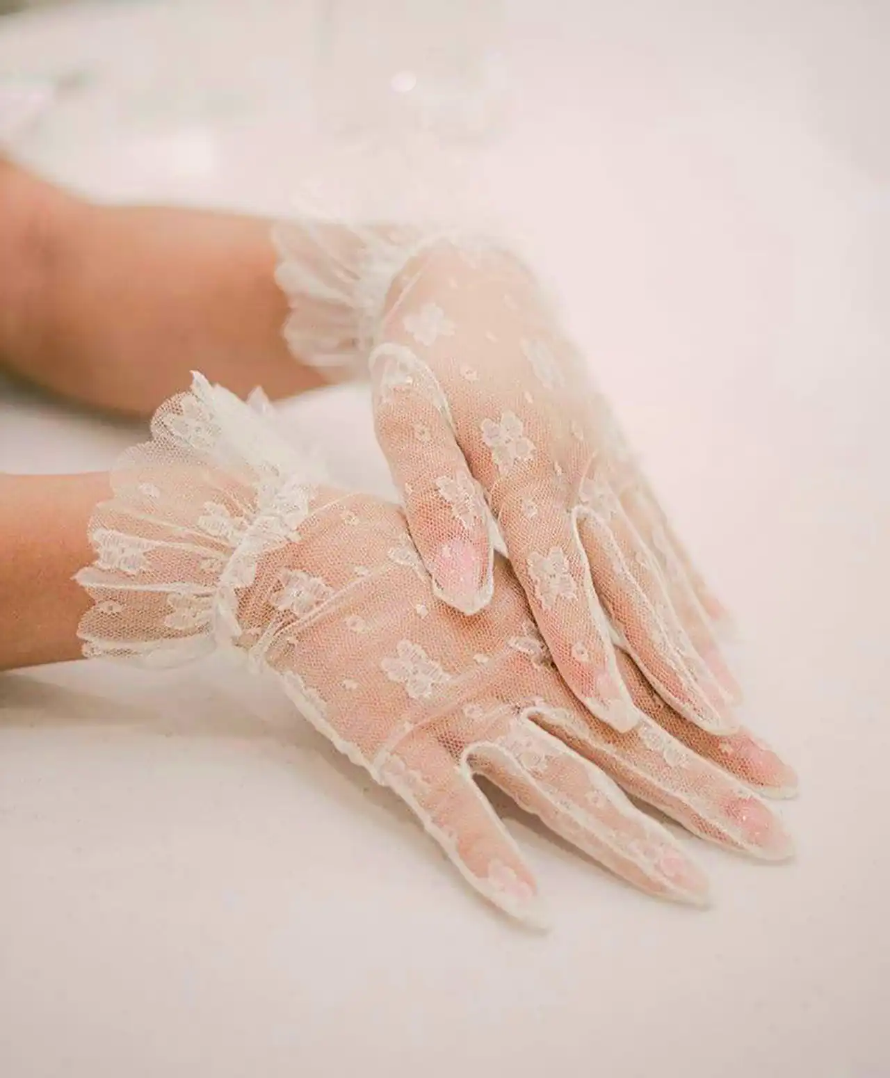 دستکش توری عروس