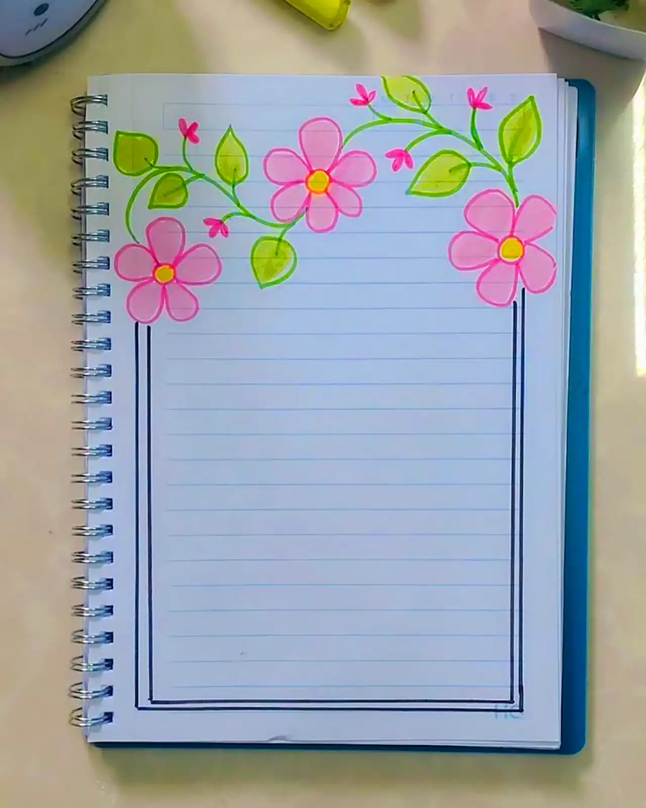 حاشیه دفتر برای جمله نویسی