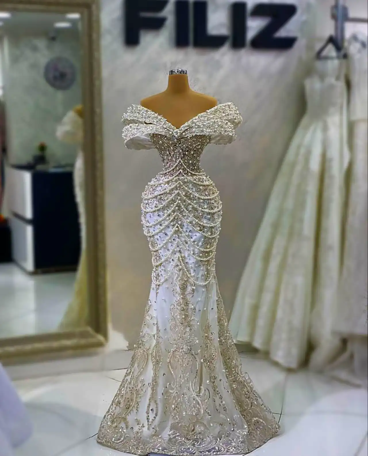 لباس عروس جواهردوزی