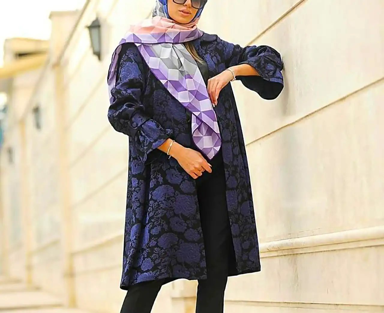 مانتو مشکی مناسب پاییز
