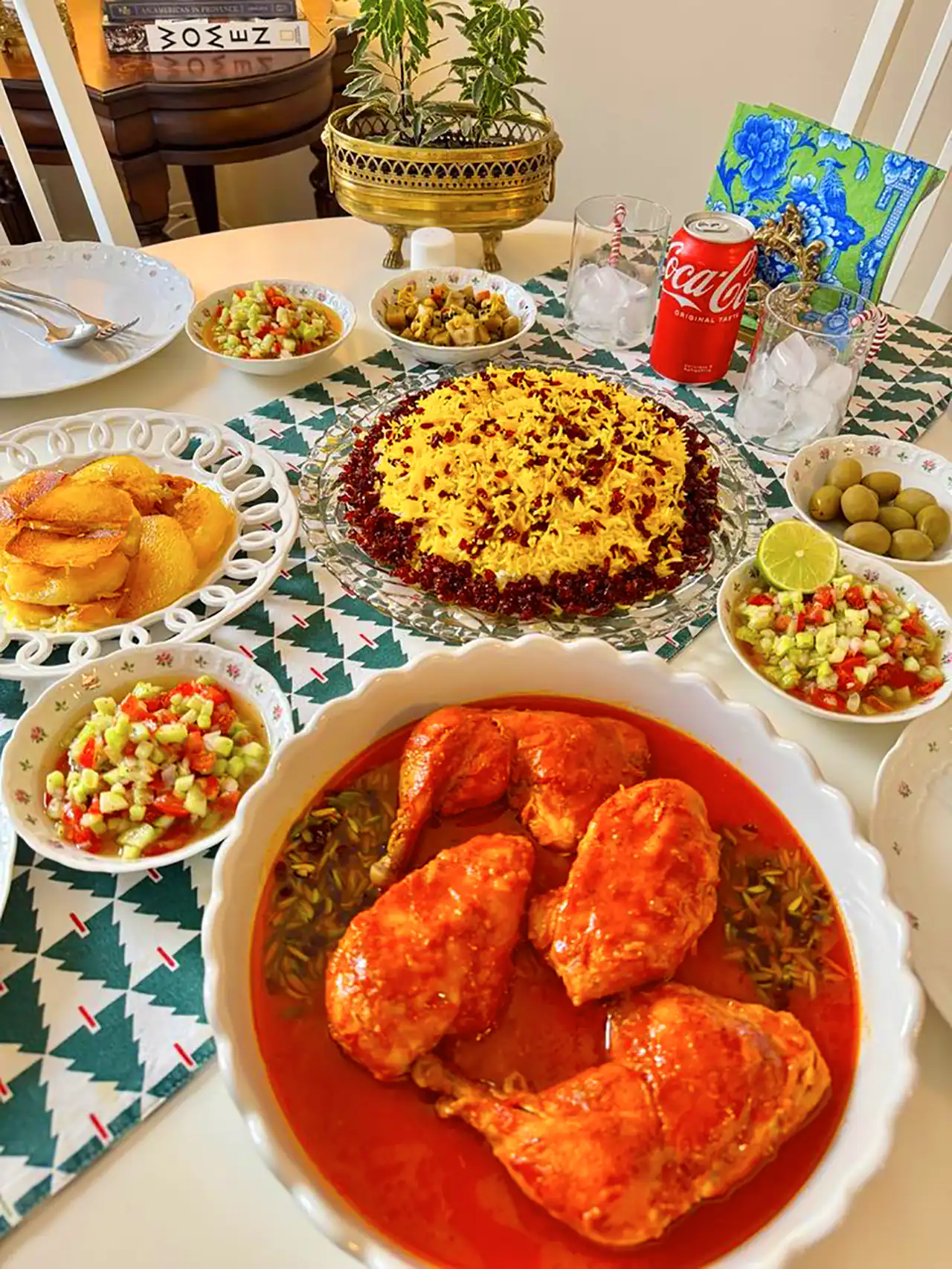 میز شام ساده مهمانی خانوادگی