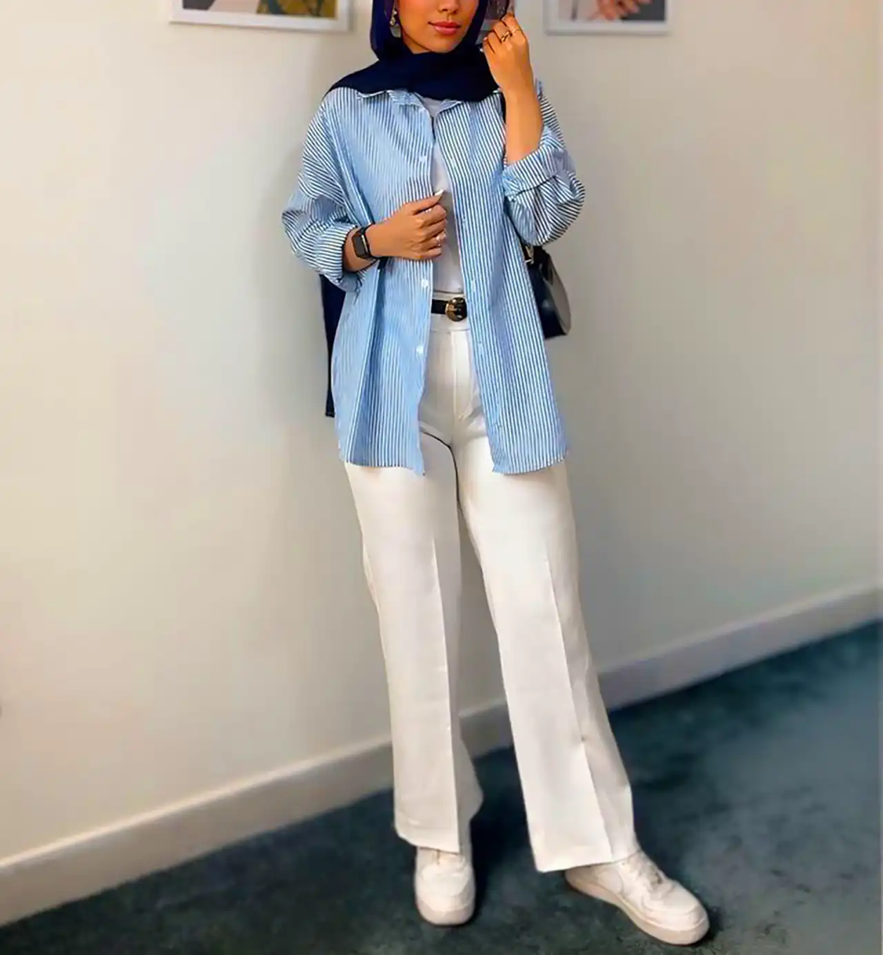 پیراهن آبی زنانه