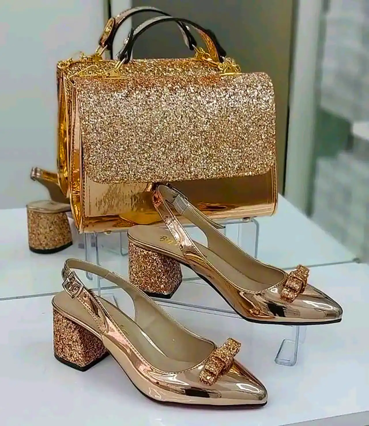 ست کیف و کفش طلایی زنانه