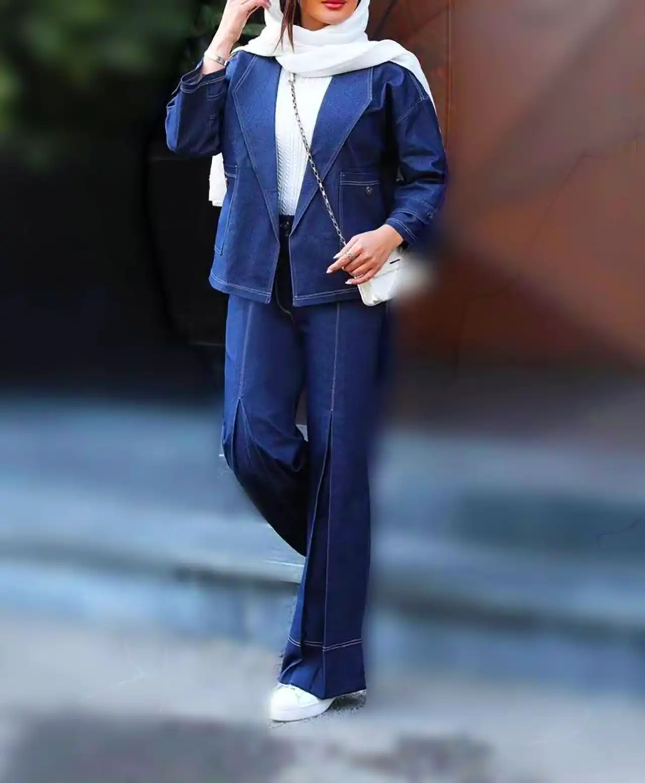 تیپ زنانه با رنگ آبی