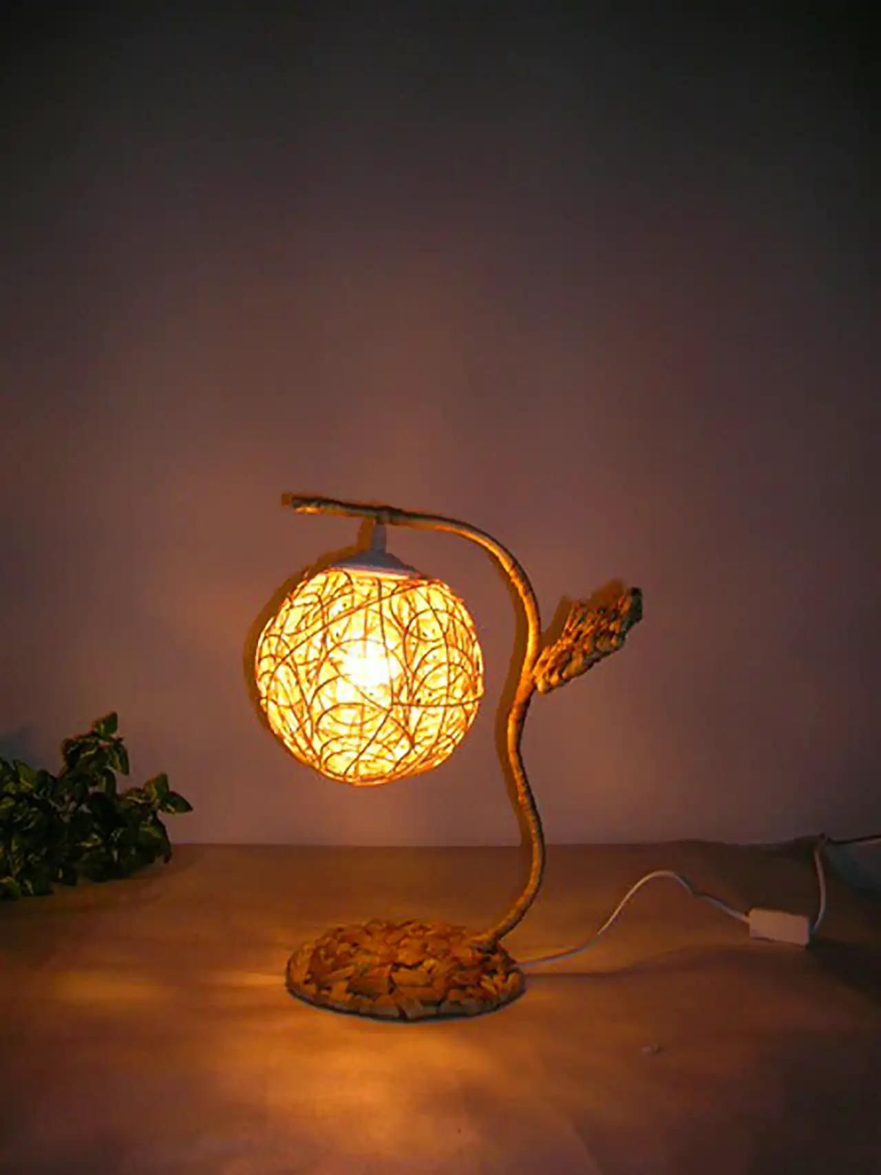 چراغ خواب رومیزی روستیک