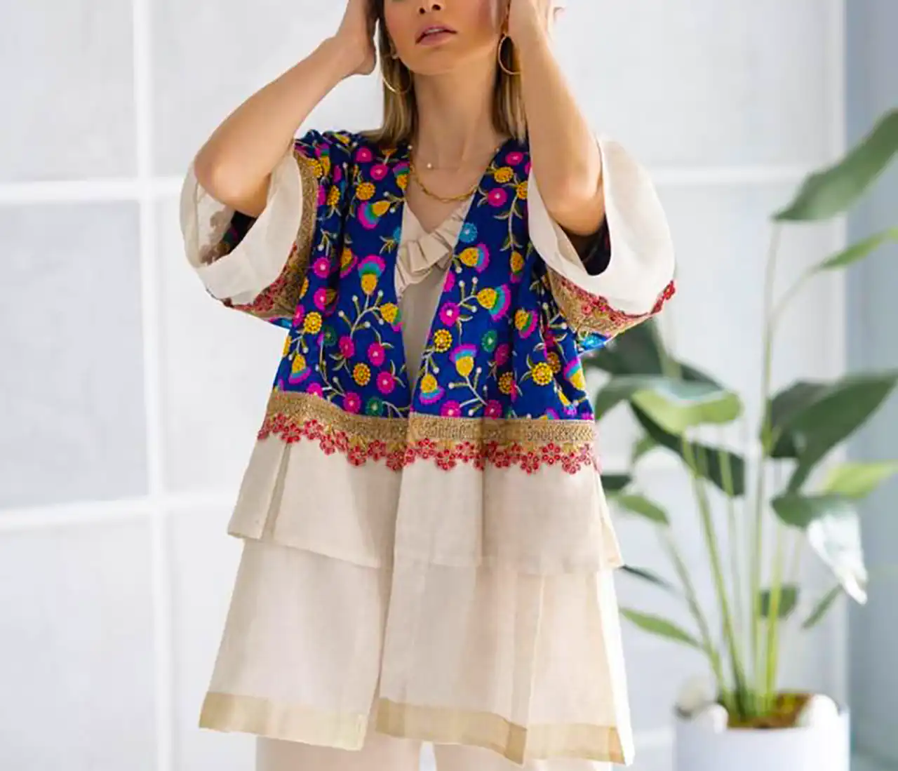 مانتو سفید عروسکی دخترانه
