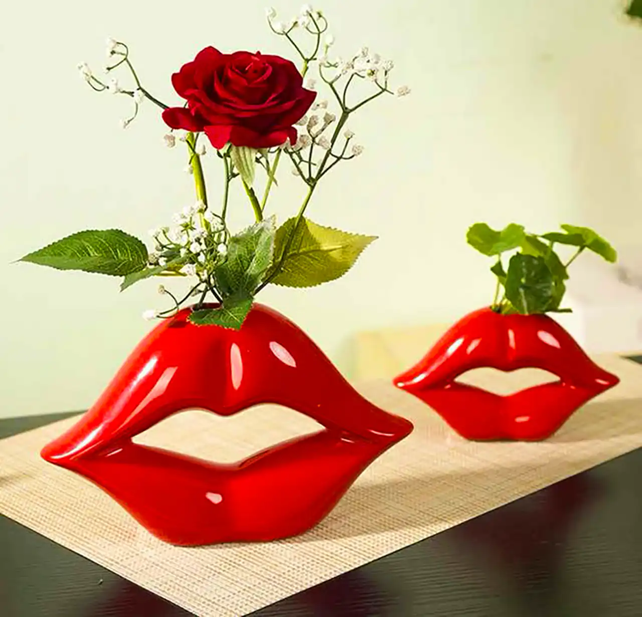 گلدان دکوری قرمز شیک